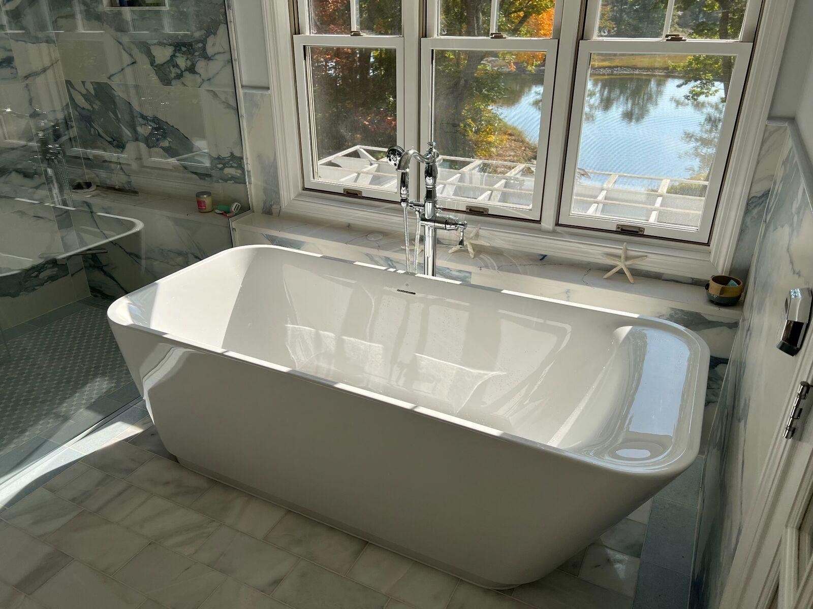 Spotless finished bathroom after a cleaning